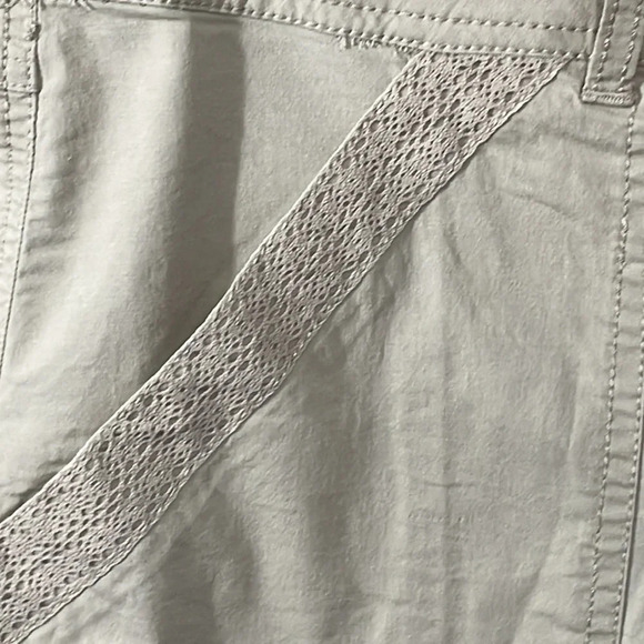 NWOT Westport Khaki Bermuda Shorts Embroidered Trim Detail 2 - Picture 2 of 13